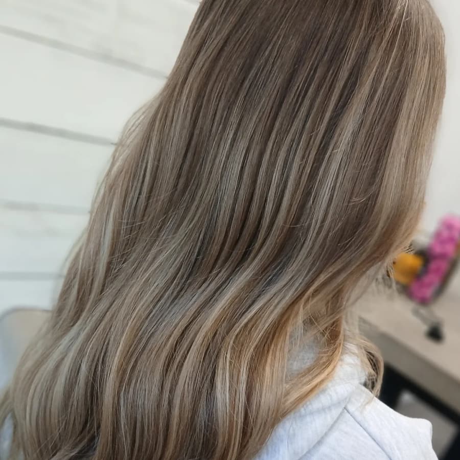 Long lived-in brunette to blonde blend